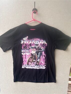 Mens  size Large Black Graphic Moto T‑Shirt with Pink Accents new no tags #472